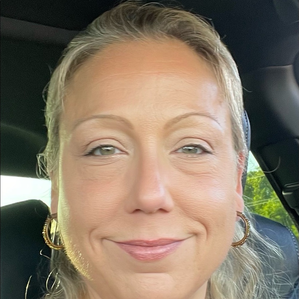 Meet your Posher, Kelly M.